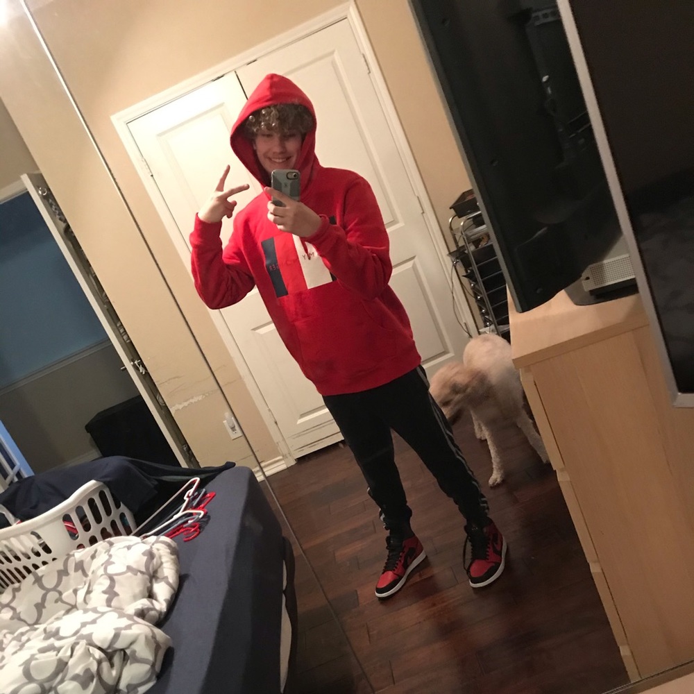 Meet your Posher, Elisha